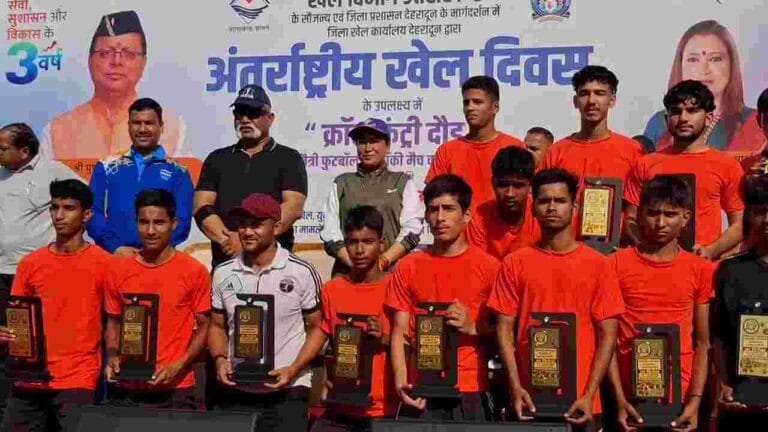 खेल मंत्री रेखा आर्या ने खिलाड़ियों को किया सम्मानित, इंटरनेशनल लेवल पर छाने का किया आह्वान