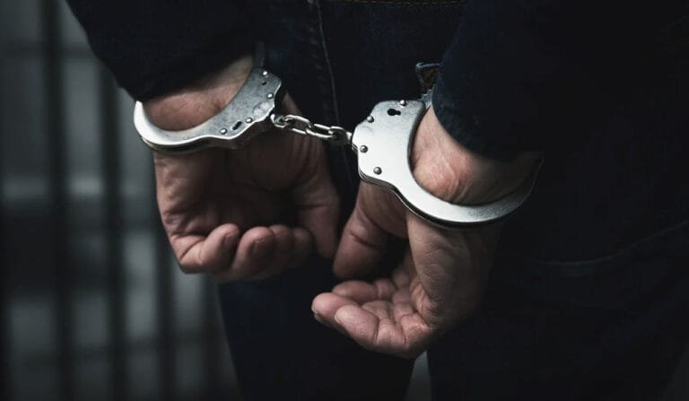 10 हजार की रिश्वत के साथ रुड़की में पेशकार गिरफ्तार, टोल फ्री नंबर 1064 पर की गई थी शिकायत