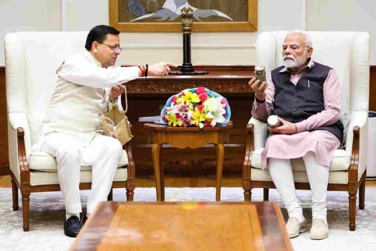 दिल्ली में पीएम मोदी और सीएम धामी की हुई मुलाकात, उत्तराखंड की कई योजनाओं को लेकर हुई चर्चा