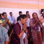 pm modi met disaster affected people