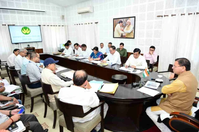 cm dhami in meeting