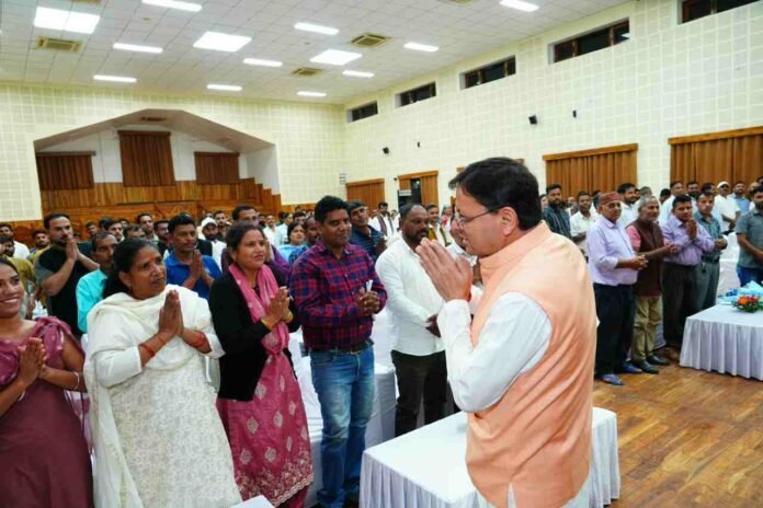 cm meet sc st people in dehradun cm meet sc st people in dehradun