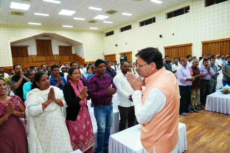 cm meet sc st people in dehradun