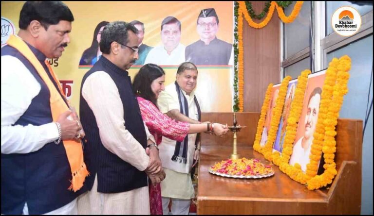 उत्तराखंड बीजेपी की बैठक, प्रभारी राम माधव पहुंचे (1)